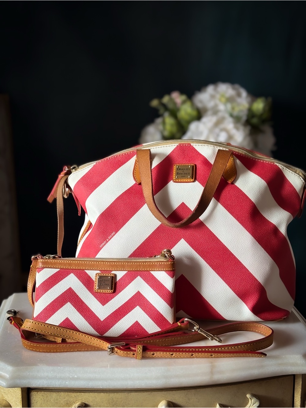 Dooney & Bourke 3pc Chevron set | Large Tote + Matching Wristlet + Strap